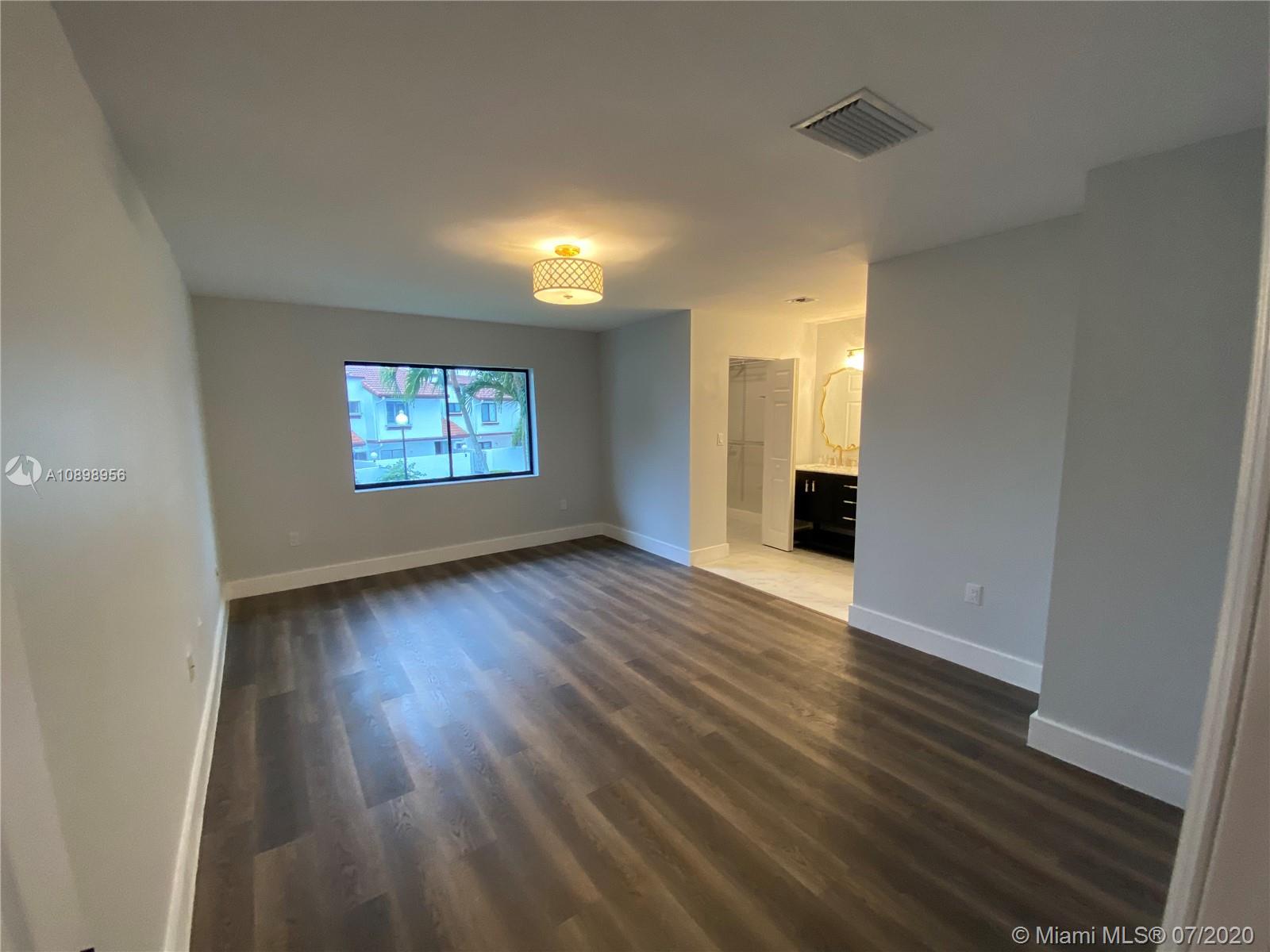 VILLA VENEZIA CONDO PH VI - Residential