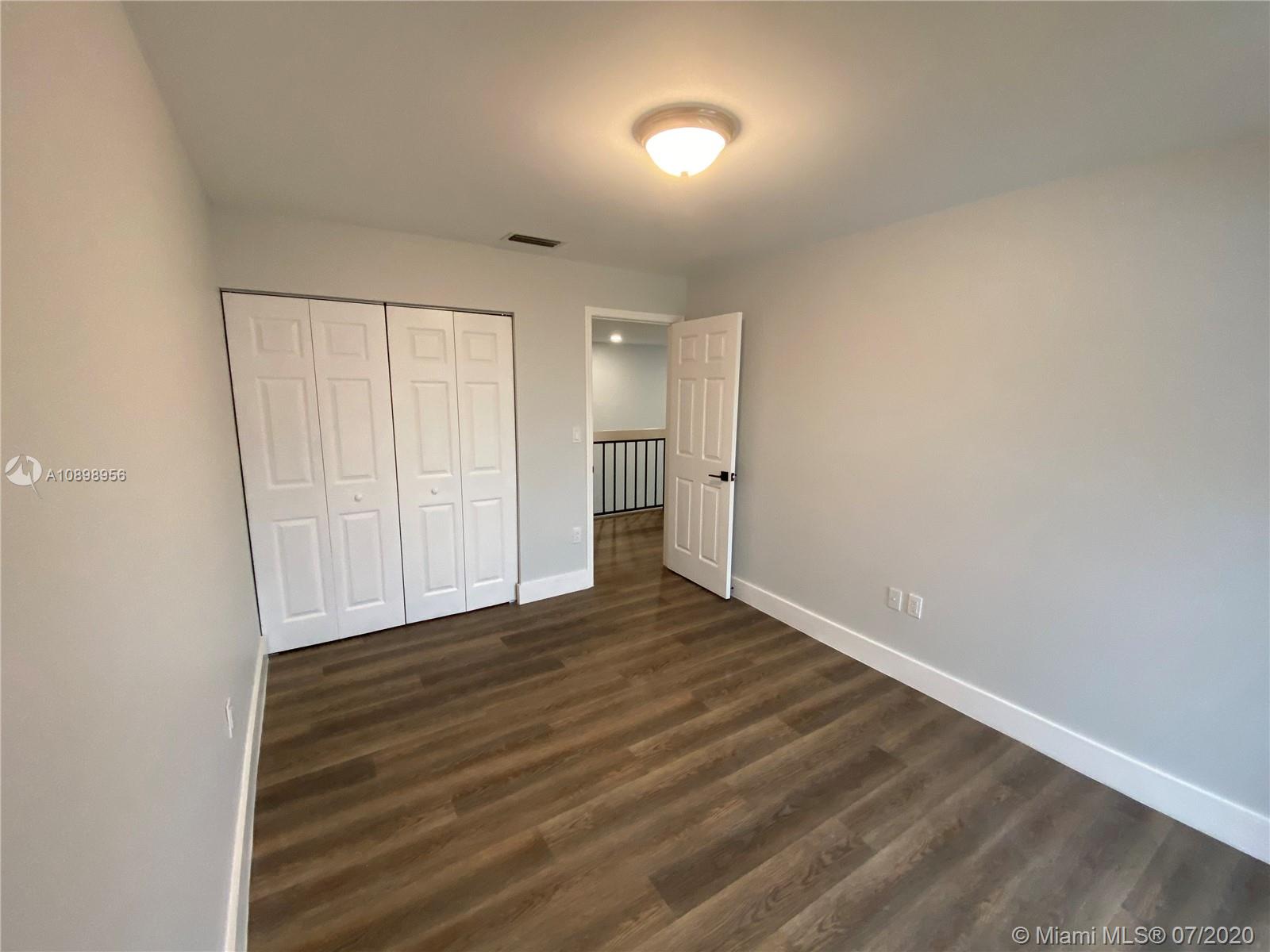 VILLA VENEZIA CONDO PH VI - Residential