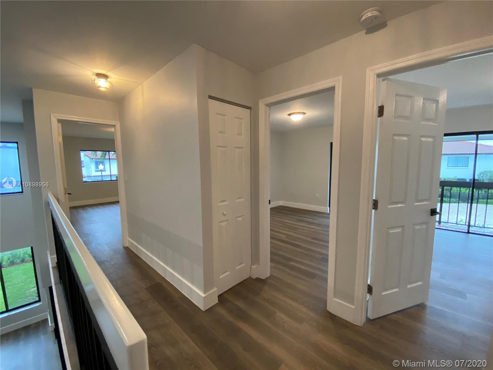 VILLA VENEZIA CONDO PH VI - Residential