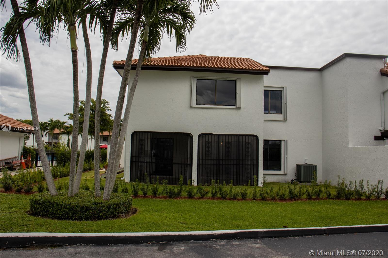 VILLA VENEZIA CONDO PH VI - Residential