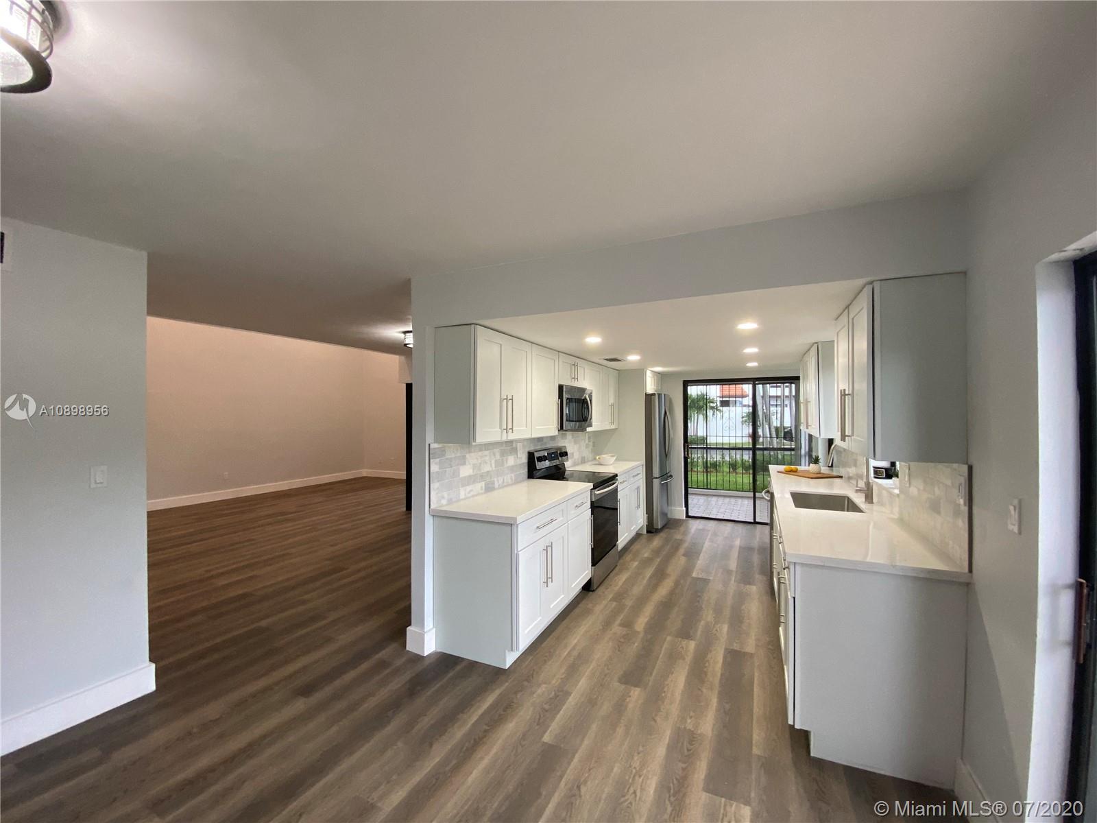 VILLA VENEZIA CONDO PH VI - Residential