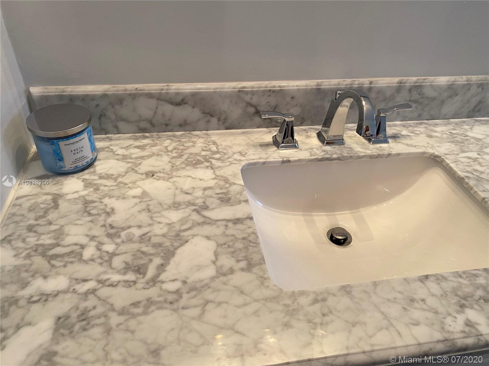 VILLA VENEZIA CONDO PH VI - Residential