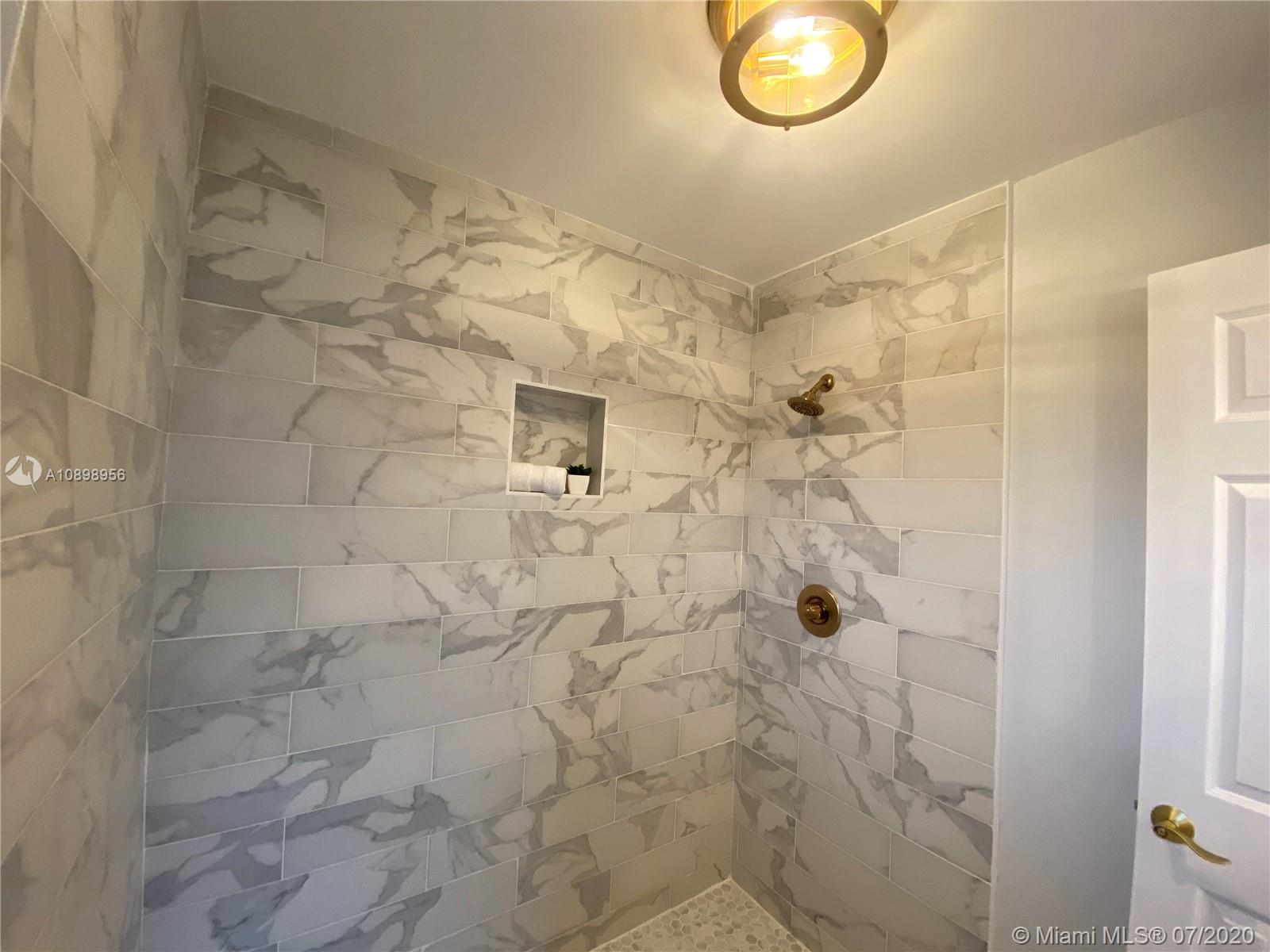 VILLA VENEZIA CONDO PH VI - Residential