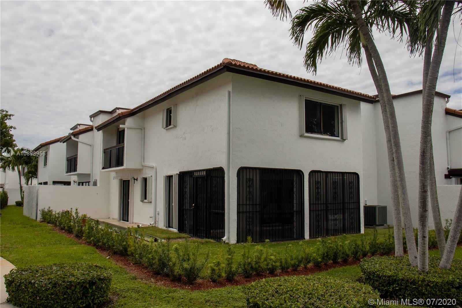 VILLA VENEZIA CONDO PH VI - Residential