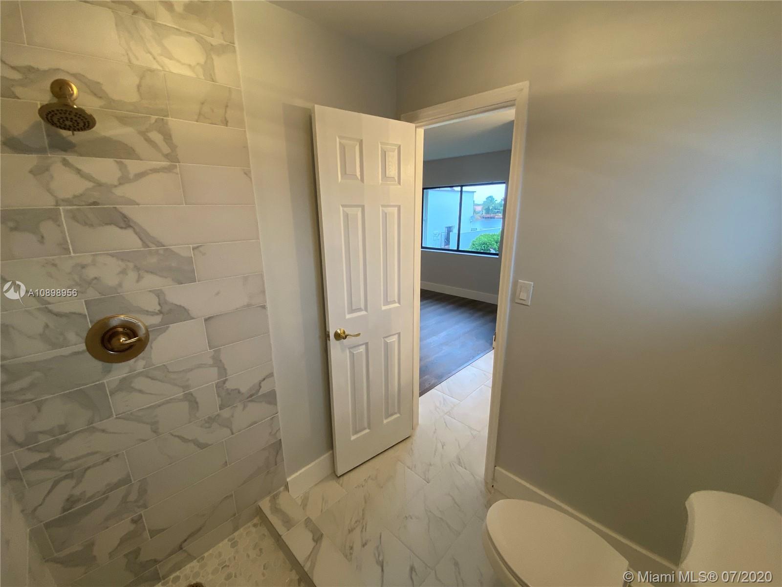 VILLA VENEZIA CONDO PH VI - Residential