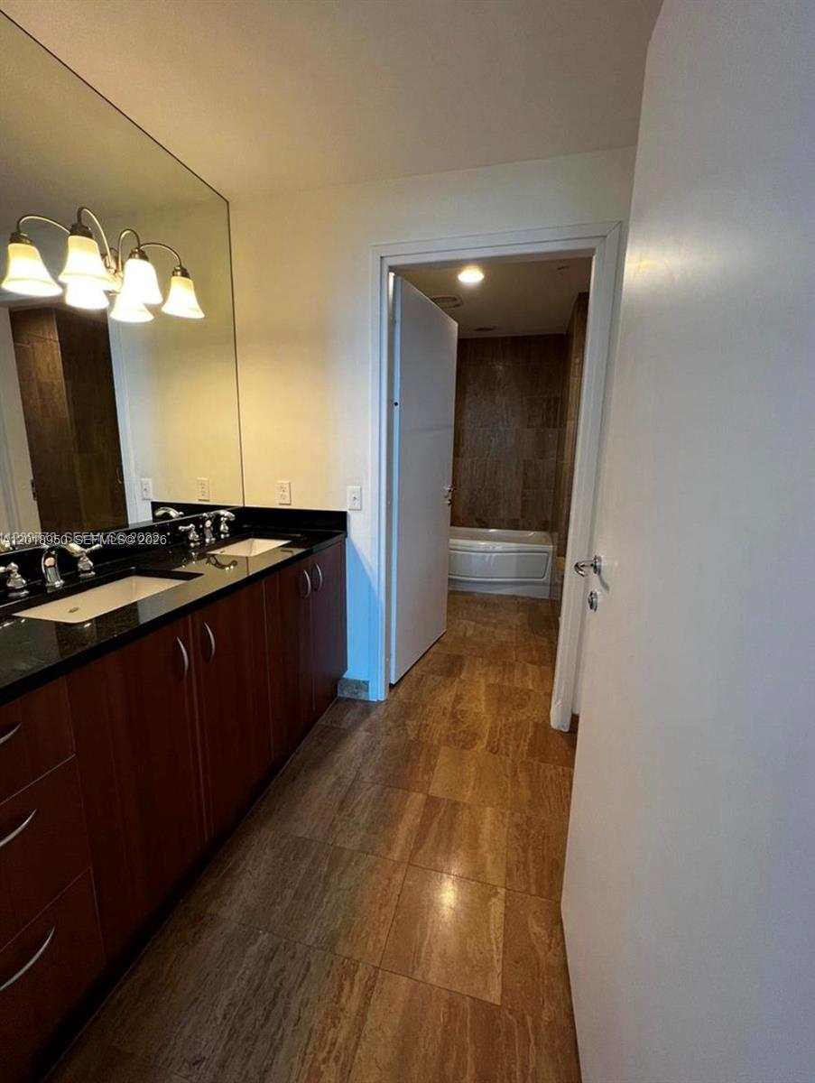 MET 1 CONDO - Residential