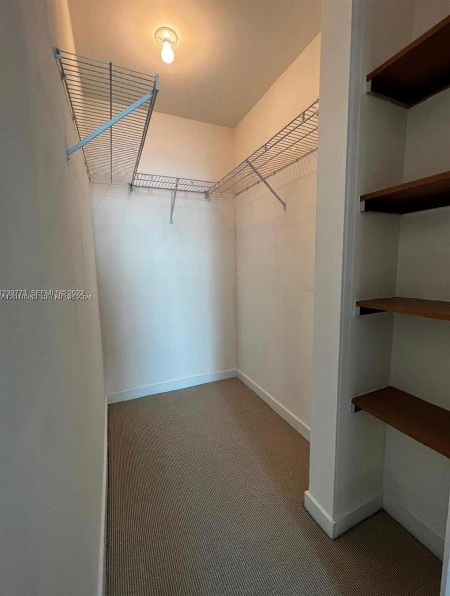 MET 1 CONDO - Residential