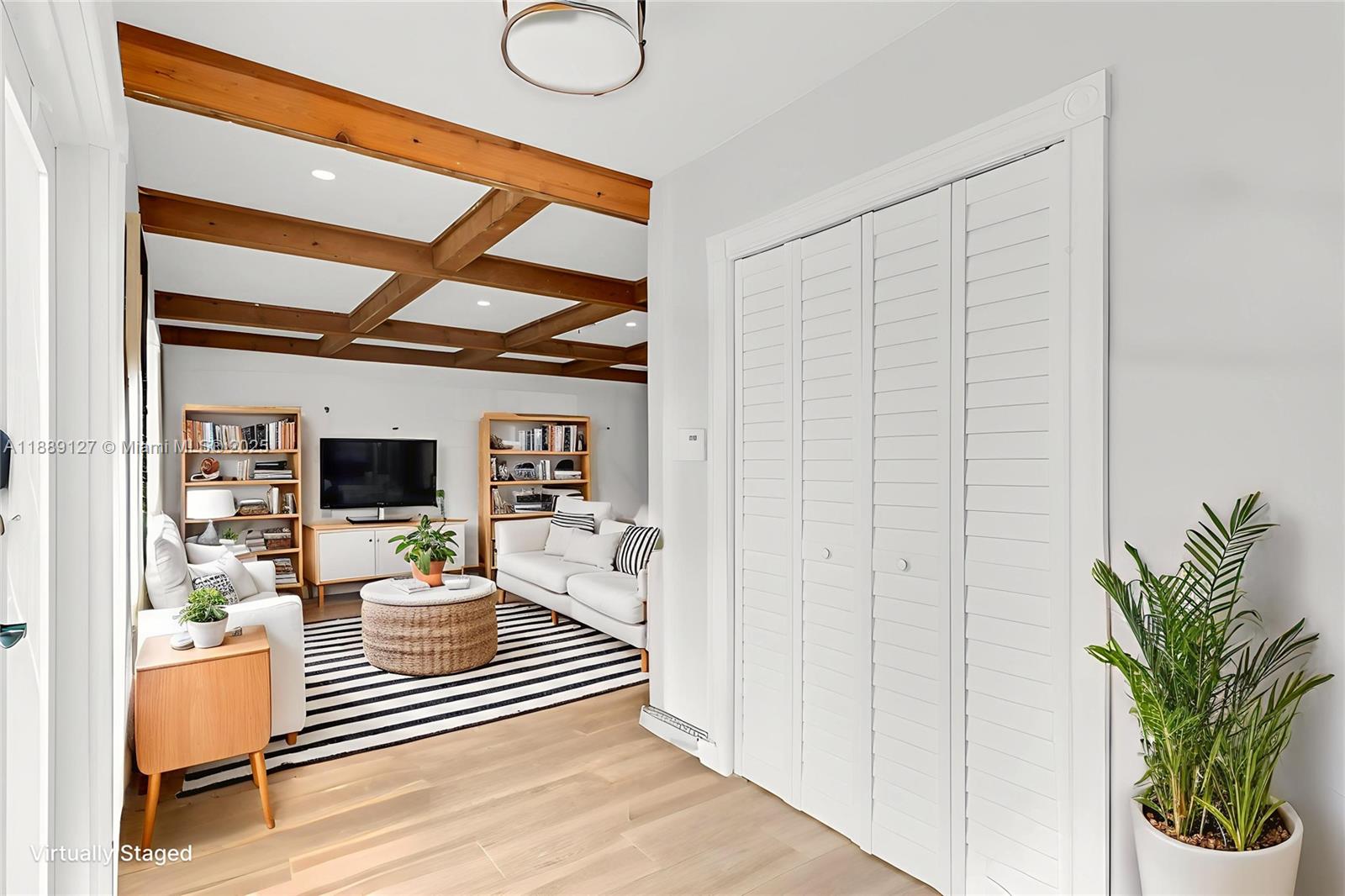 MIAMI LAKES SEC 6 - Residential