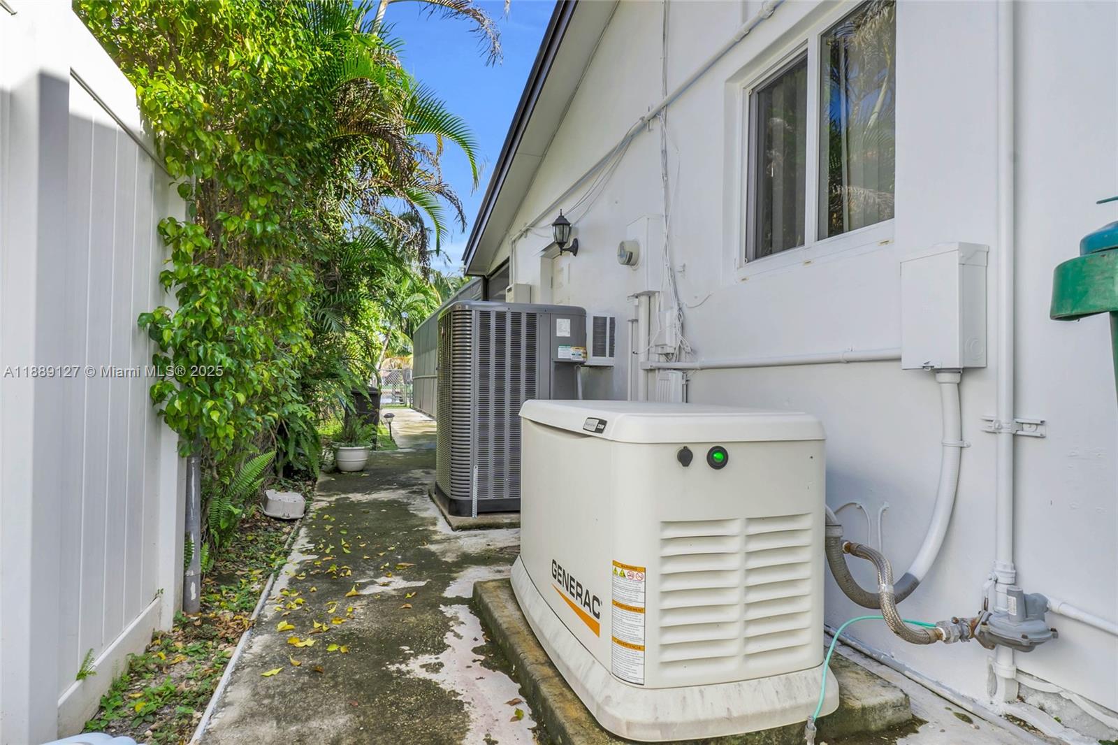 MIAMI LAKES SEC 6 - Residential