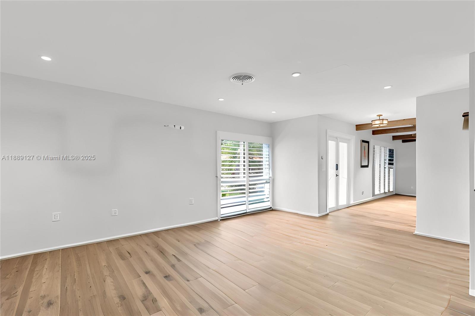 MIAMI LAKES SEC 6 - Residential