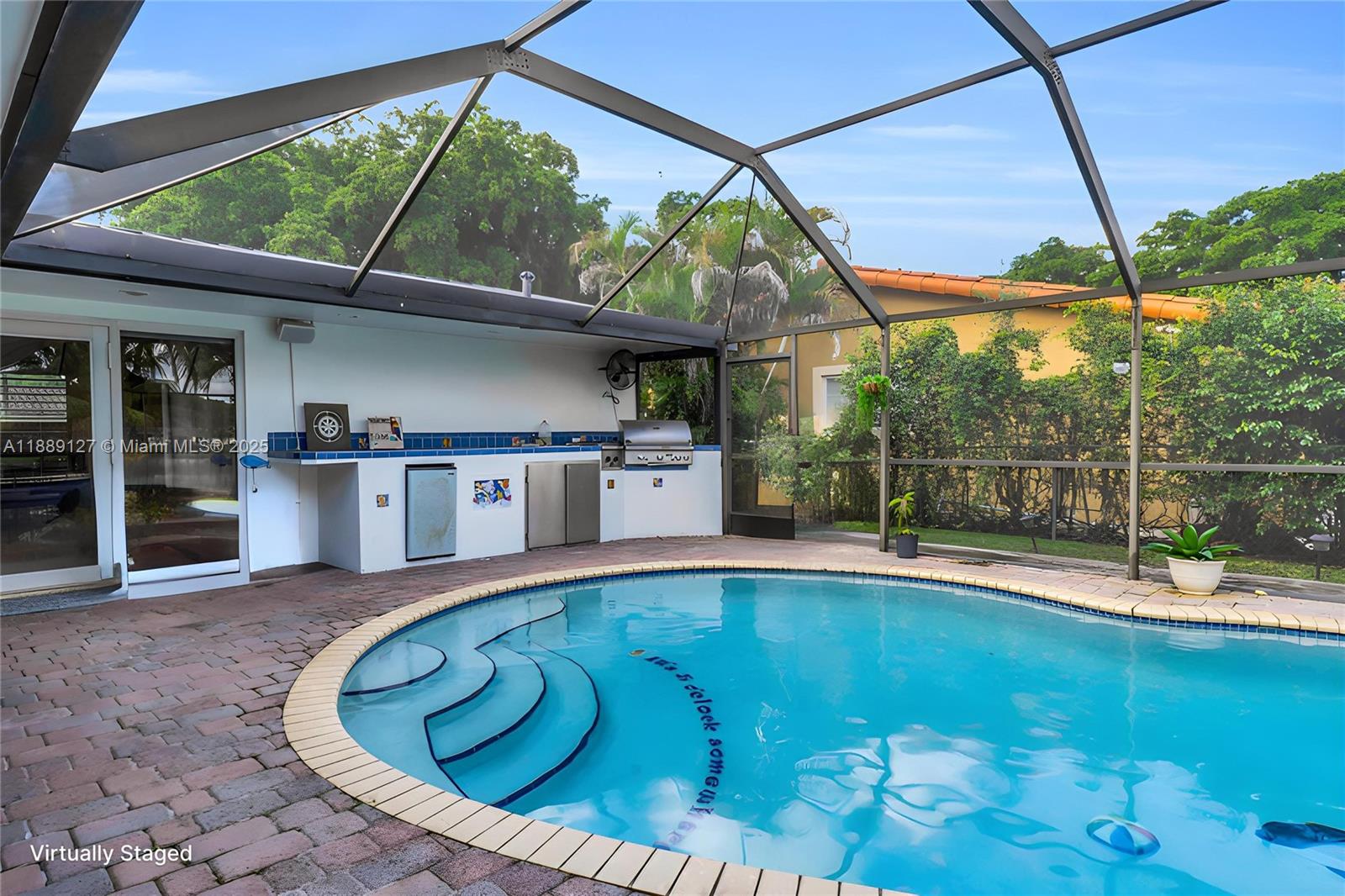 MIAMI LAKES SEC 6 - Residential