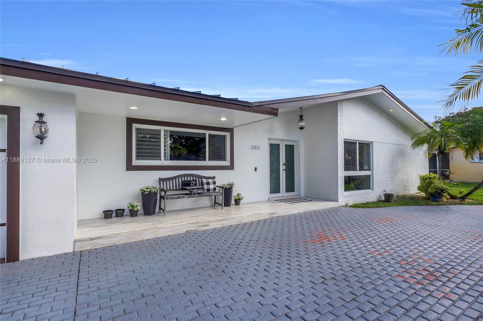 MIAMI LAKES SEC 6 - Residential