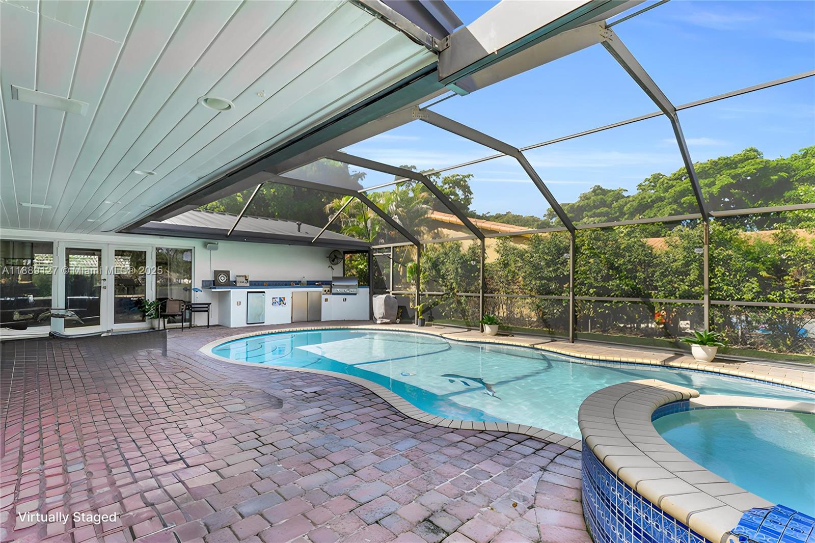 MIAMI LAKES SEC 6 - Residential
