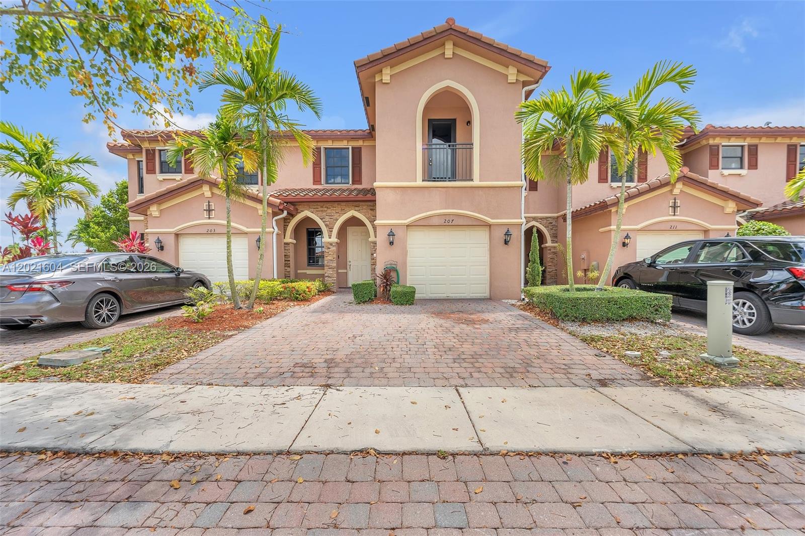 BAYWINDS OF GALAPAGOS - Residential