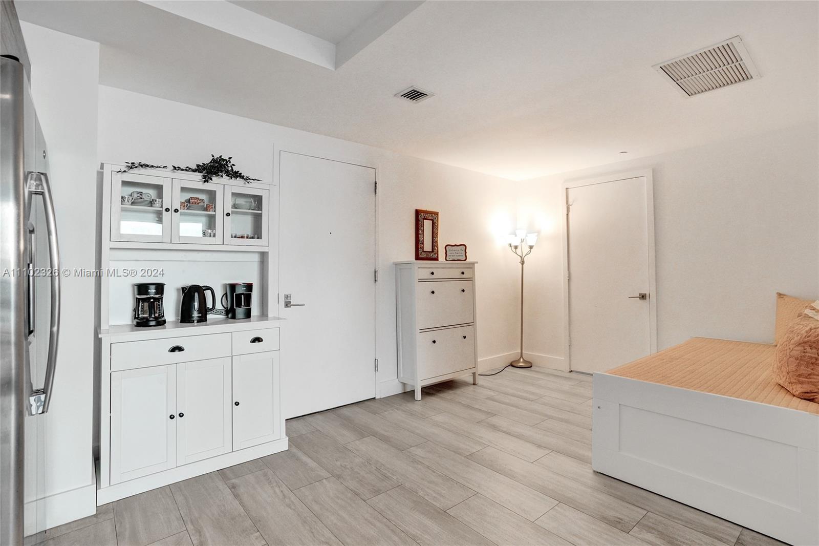 3401 MIDTOWN CONDO - Residential Lease