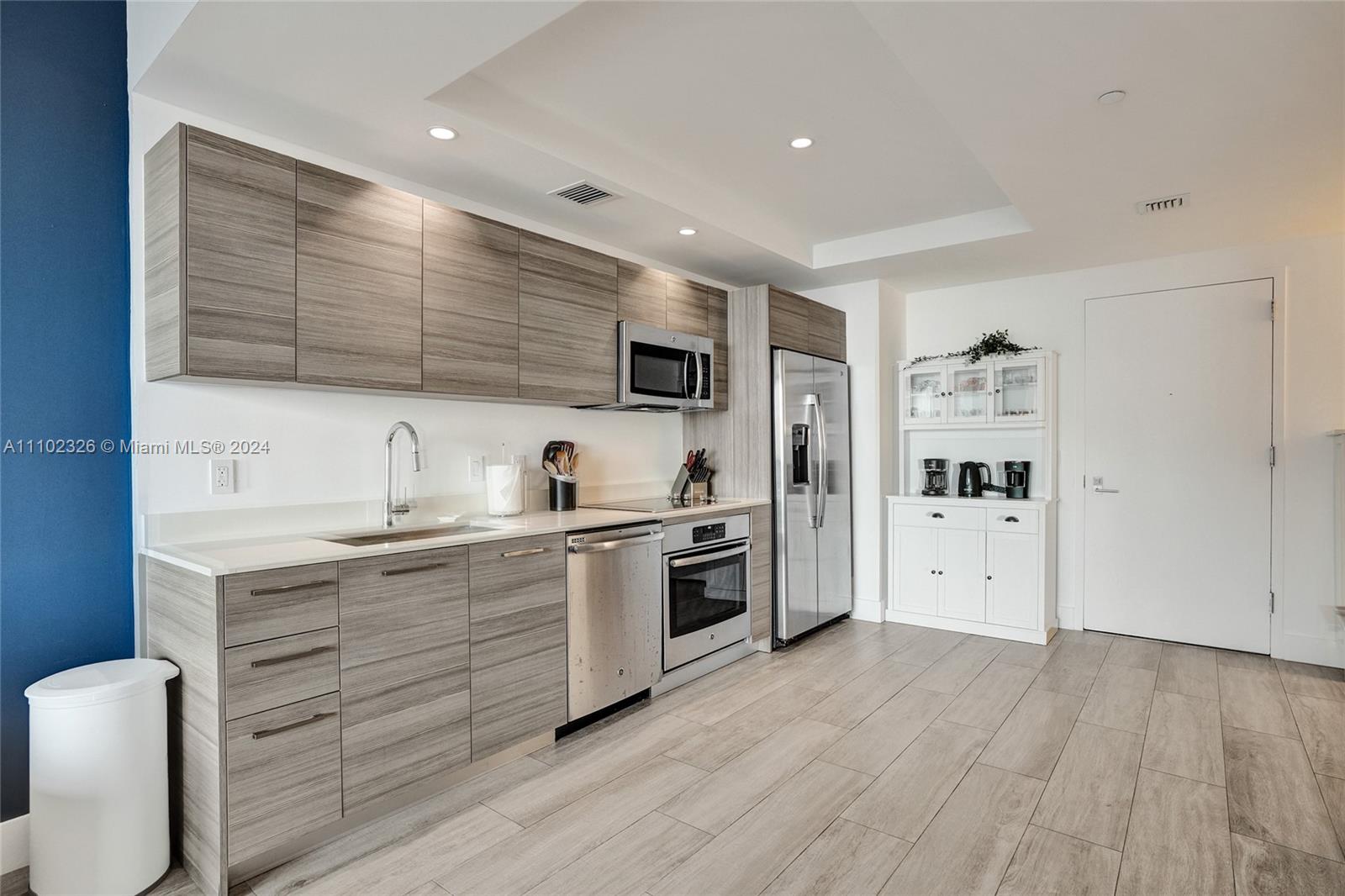 3401 MIDTOWN CONDO - Residential Lease