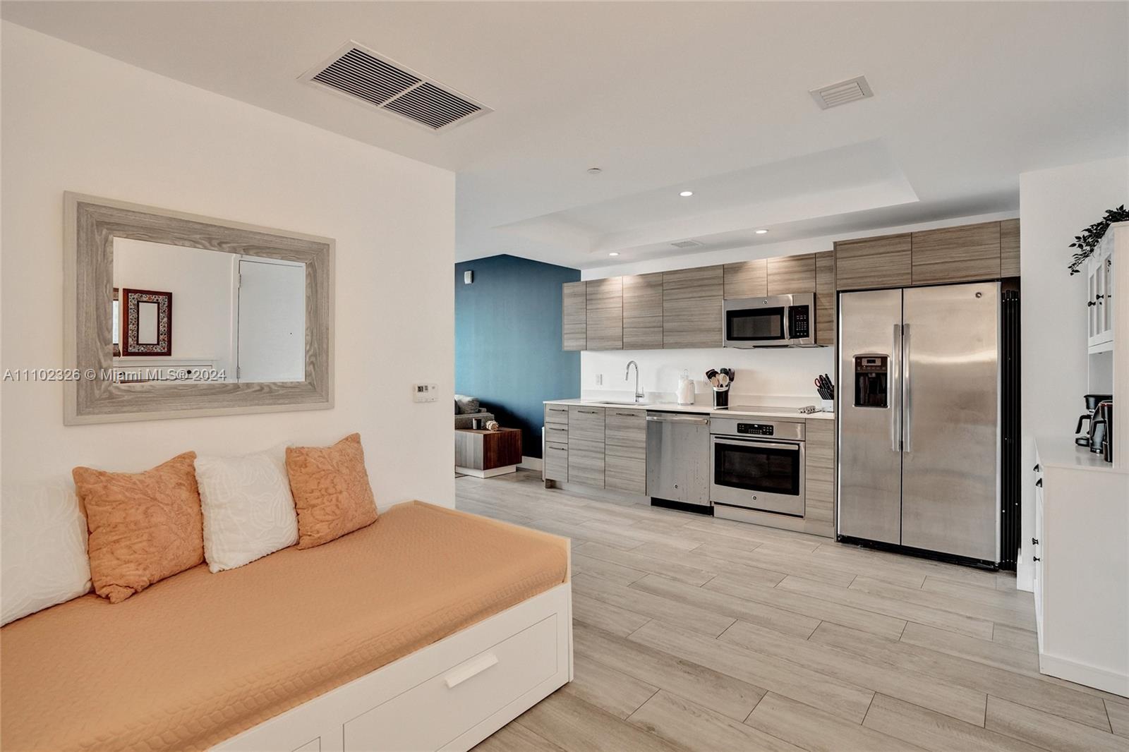 3401 MIDTOWN CONDO - Residential Lease