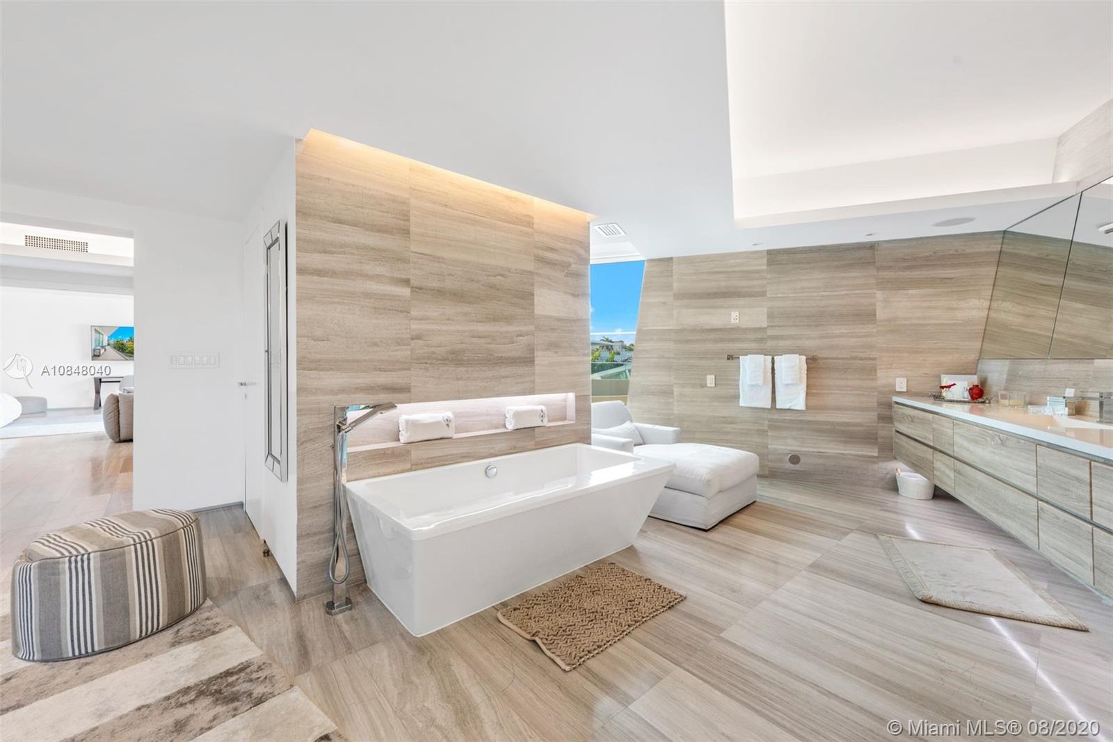 GOLDEN BEACH SEC B - Residential