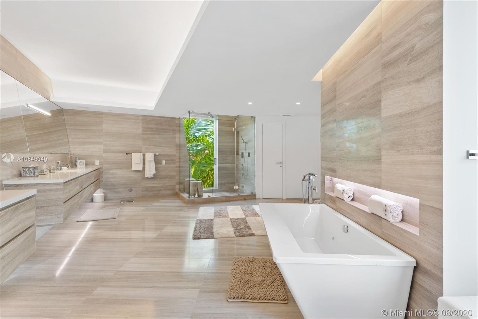 GOLDEN BEACH SEC B - Residential