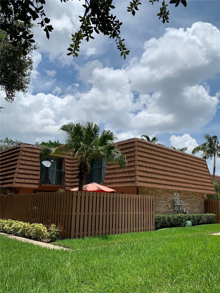 2-bedroom, 2.5 bath townhome located in the highly desirable Camelot Court at Rock Creek, Cooper City Enjoy your own private courtyard that opens directly to the kitchen & spacious living area The open living area, kitchen, & separate dining space are filled with natural light. First floor includes a convenient half bath & a full-size washer & dryer. Upstairs, both large bedrooms feature beautiful luxury laminate flooring no carpet! Rock Creek is a true gem in Cooper City, offering a beautiful community center, scenic lakes, & tree-lined walking, running, biking trails. The neighborhood is known for its top-rated schools including Rock Creek Academy just around the corner, & hosts plenty of fun community events.
Experience the perfect blend of comfort, charm, and community—welcome home!