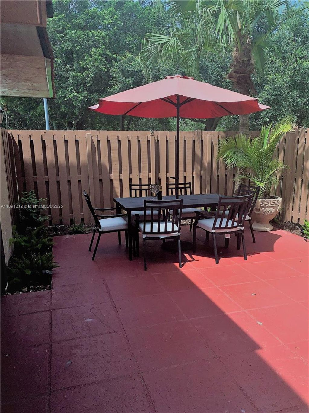 Photo of 2561 Camelot Ct, Cooper City, FL 33026 (MLS # A11891272)