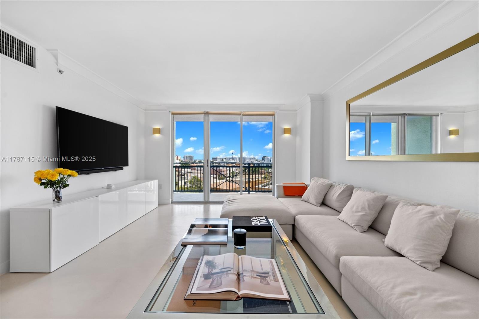 Property for Sale at 90 Alton Rd 907, Miami Beach, Miami-Dade County, Florida - Bedrooms: 1 
Bathrooms: 1  - $795,000