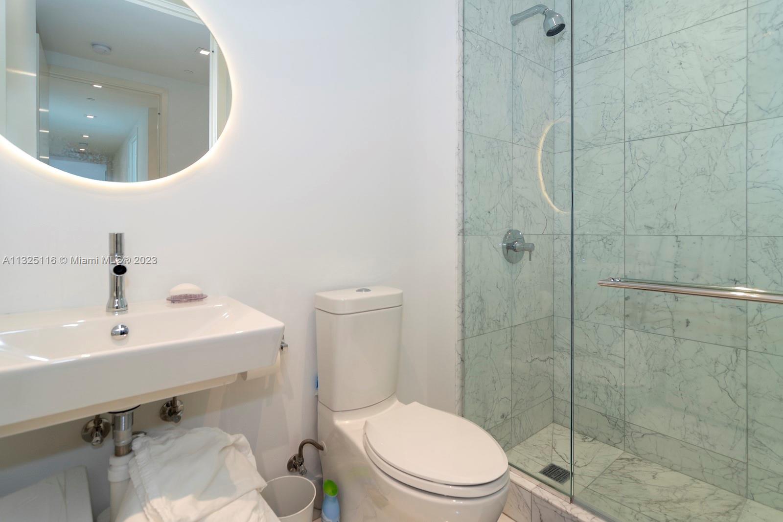 JADE SIGNATURE CONDO - Residential