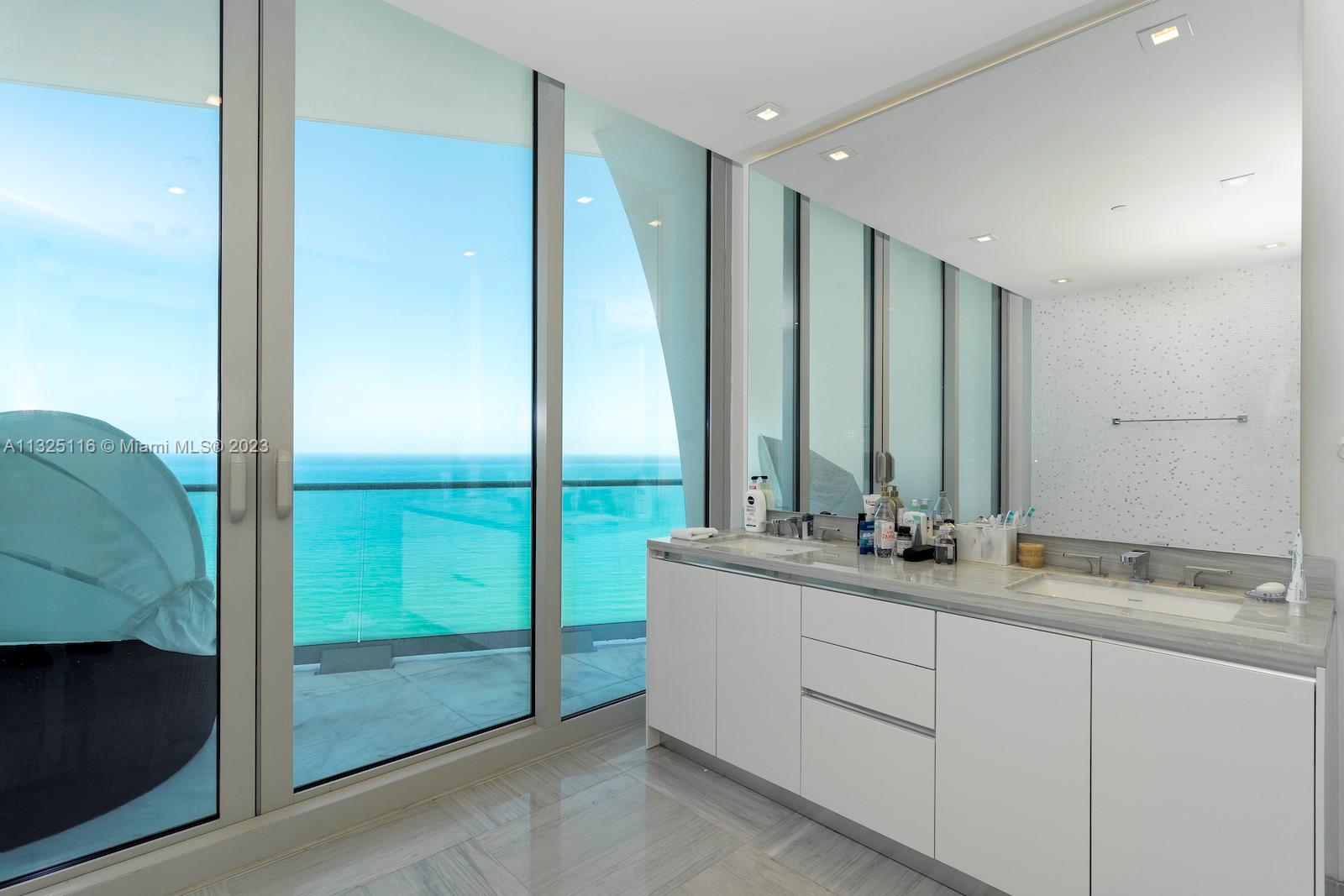 JADE SIGNATURE CONDO - Residential