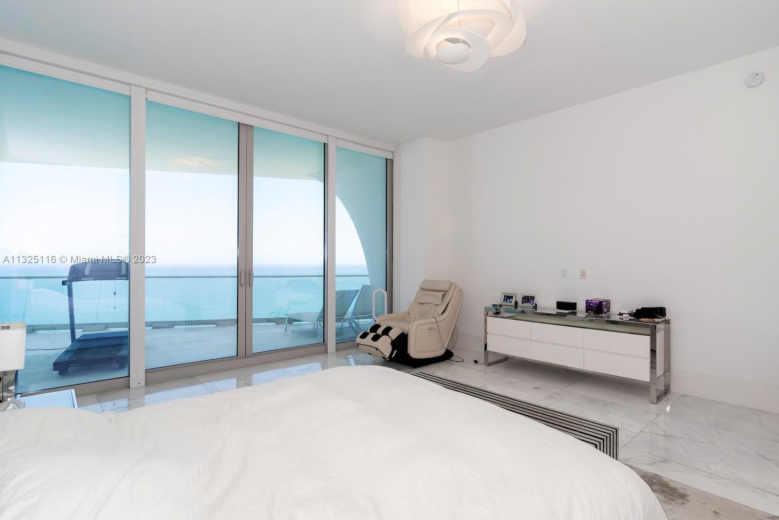 JADE SIGNATURE CONDO - Residential