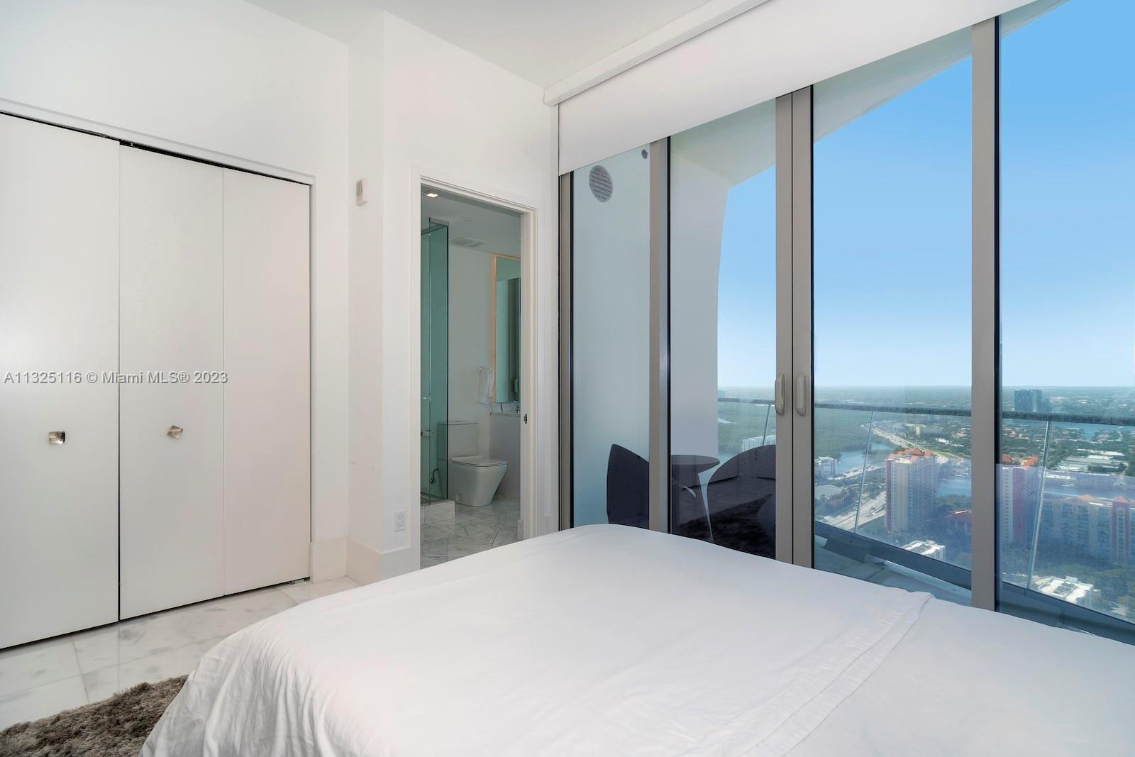 JADE SIGNATURE CONDO - Residential