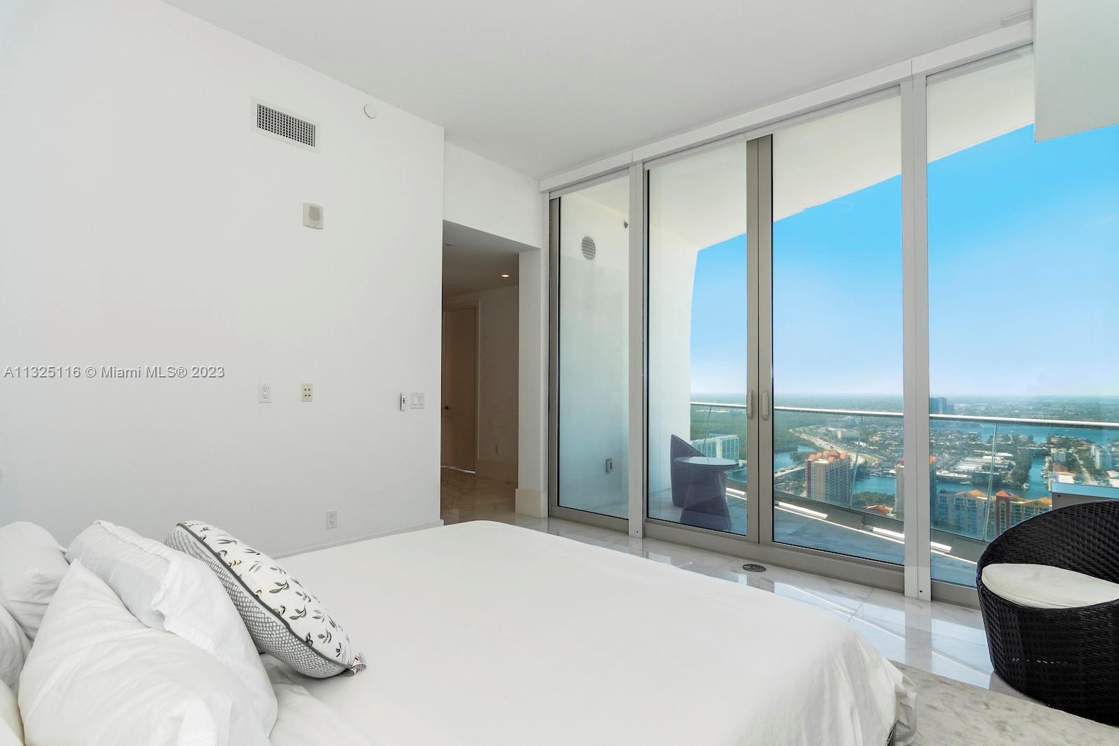 JADE SIGNATURE CONDO - Residential