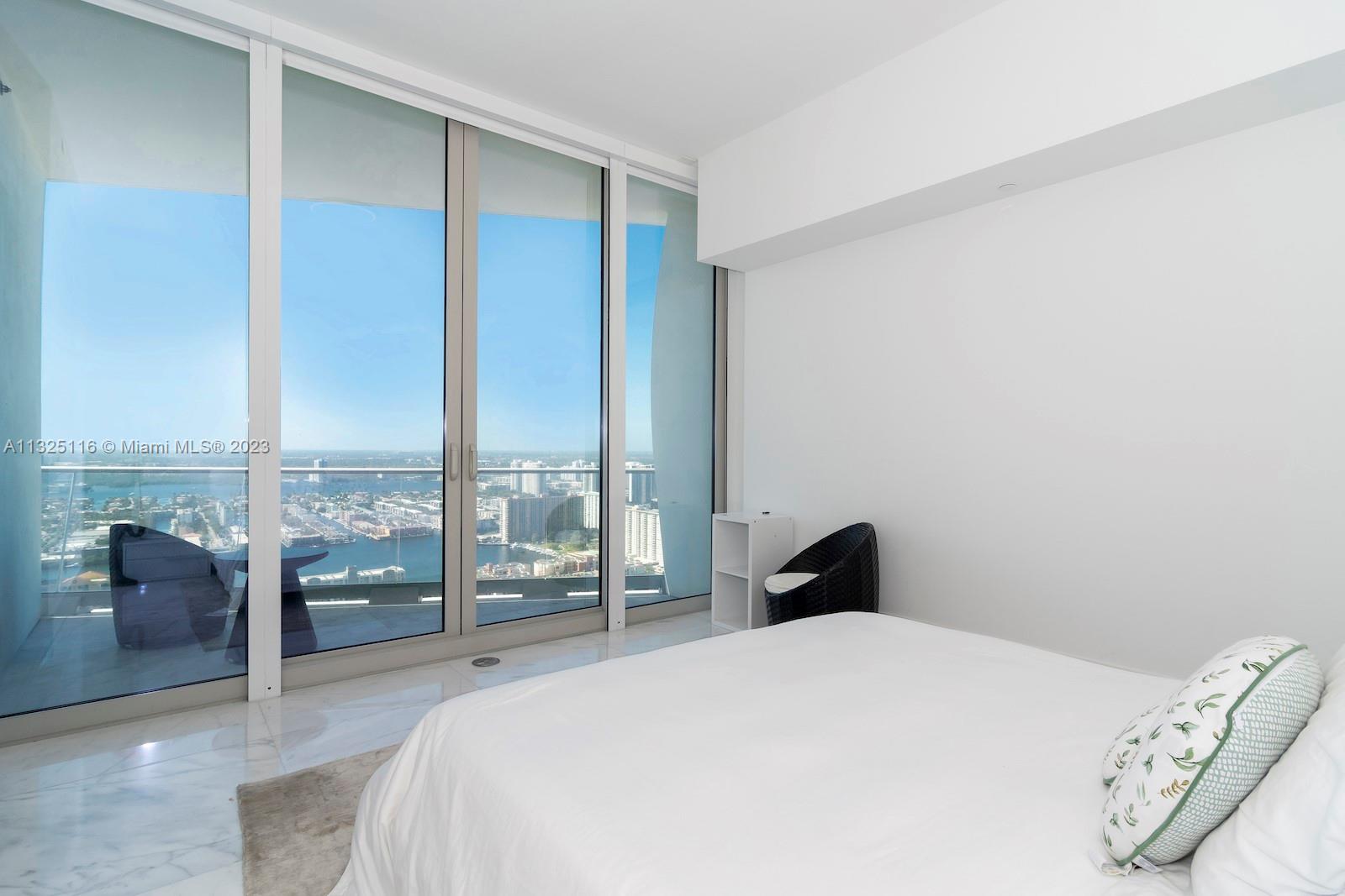 JADE SIGNATURE CONDO - Residential