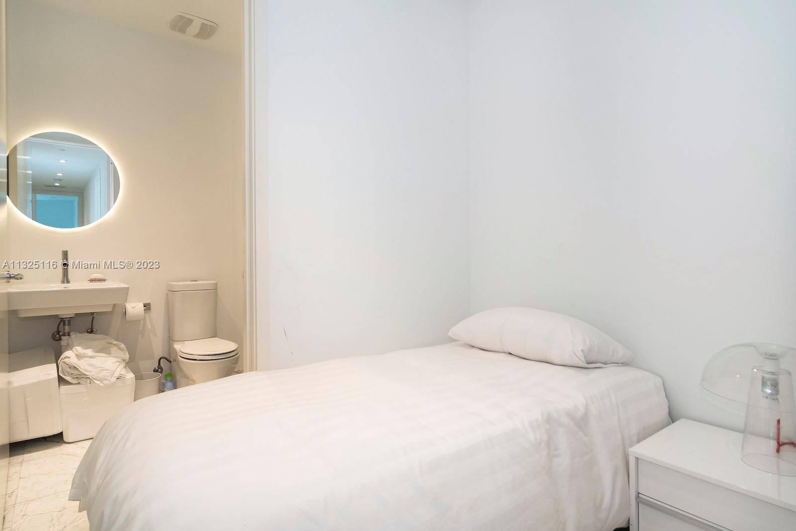 JADE SIGNATURE CONDO - Residential