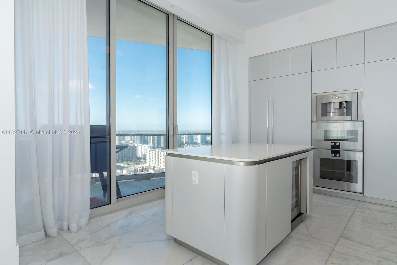 JADE SIGNATURE CONDO - Residential