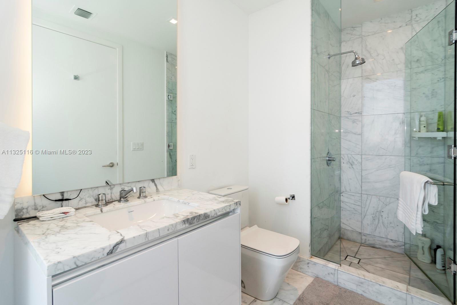 JADE SIGNATURE CONDO - Residential