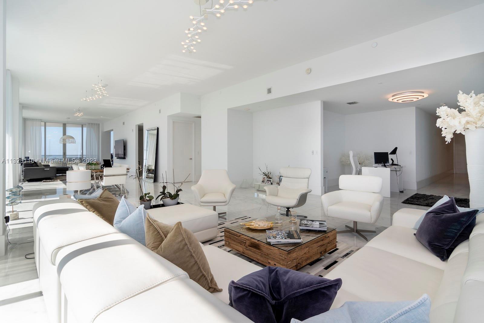 JADE SIGNATURE CONDO - Residential