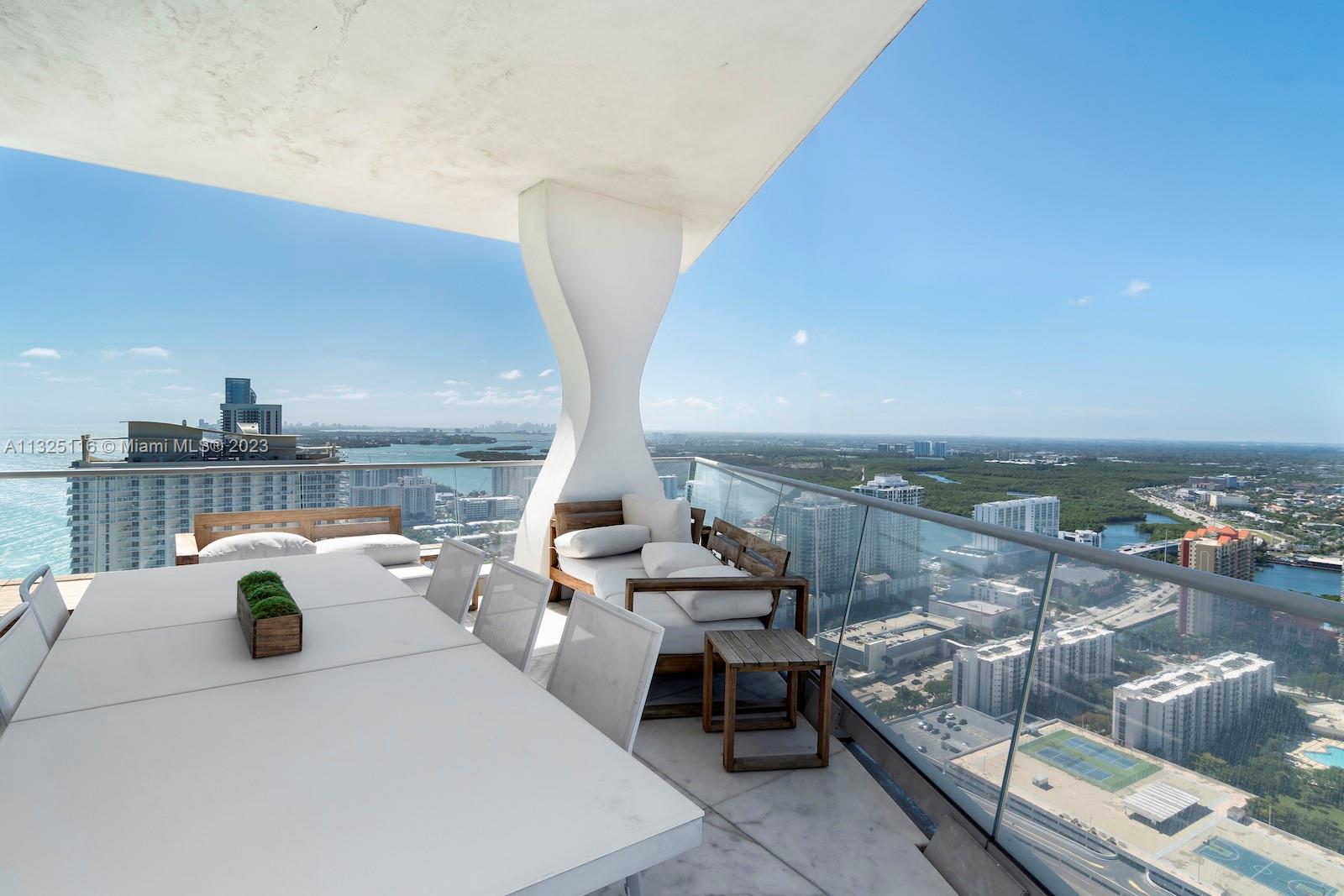 JADE SIGNATURE CONDO - Residential