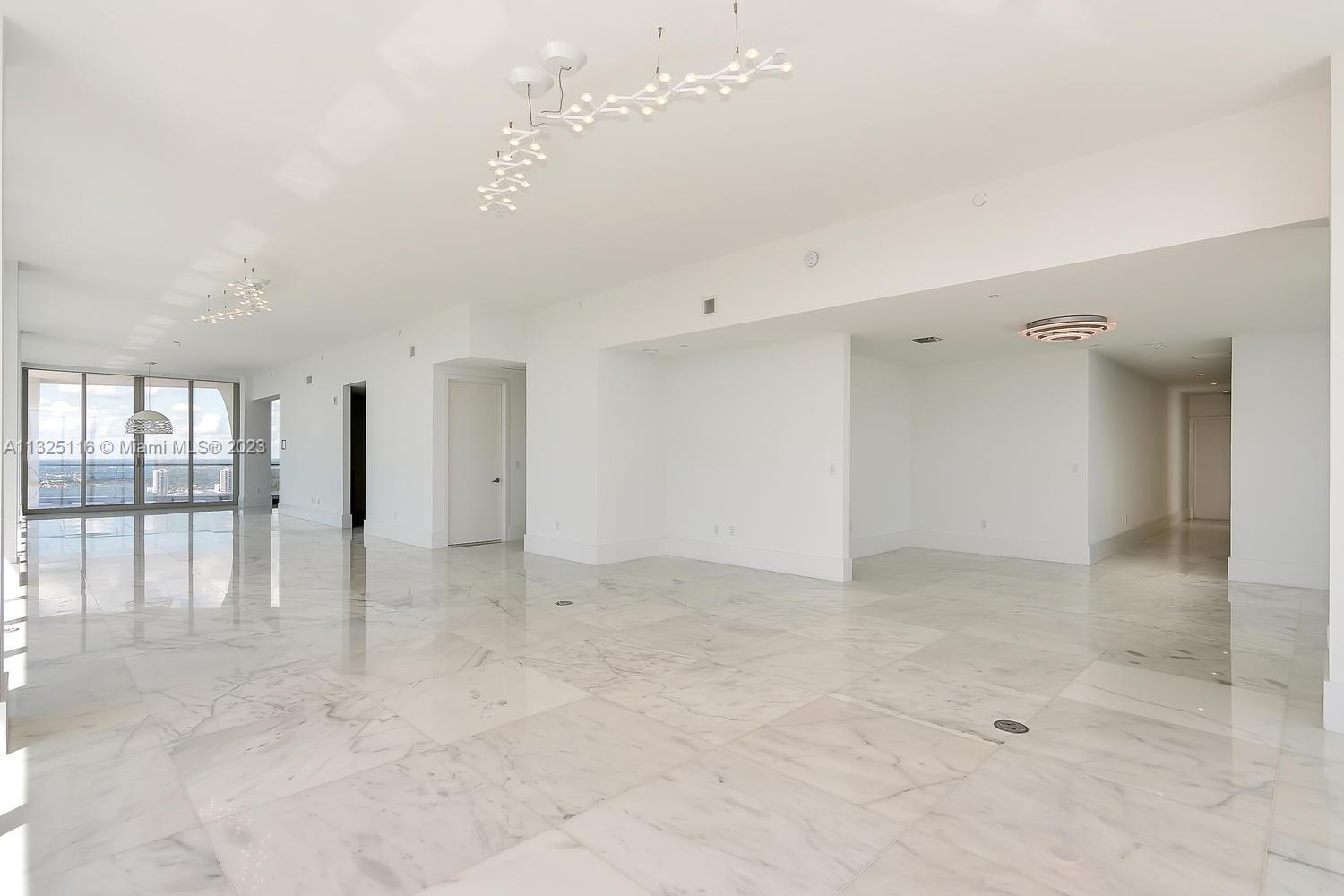 JADE SIGNATURE CONDO - Residential