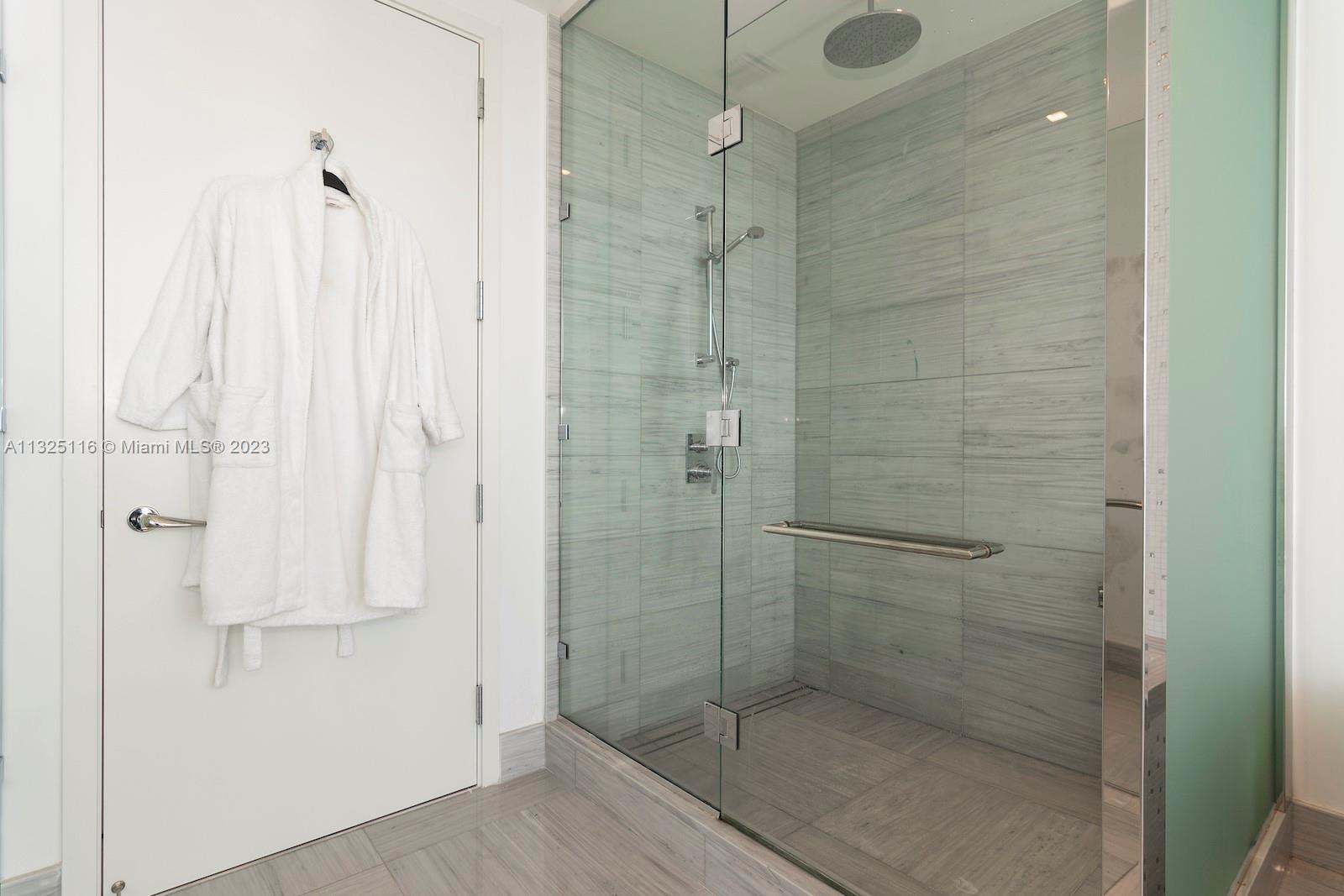 JADE SIGNATURE CONDO - Residential