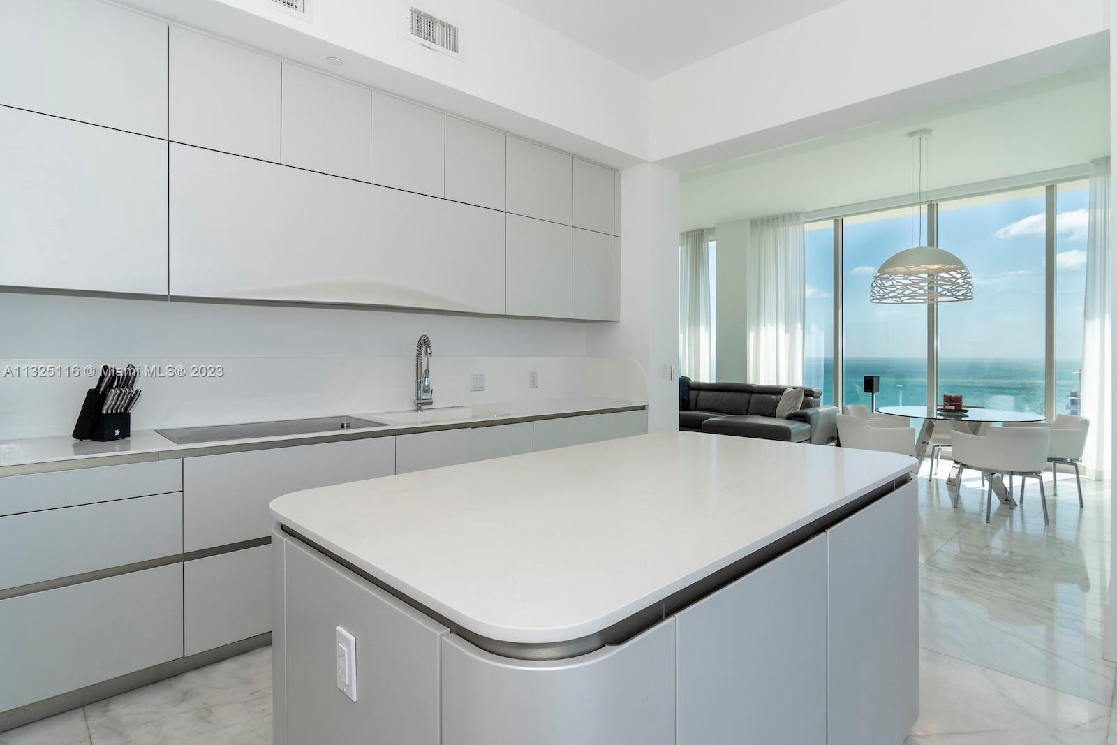 JADE SIGNATURE CONDO - Residential