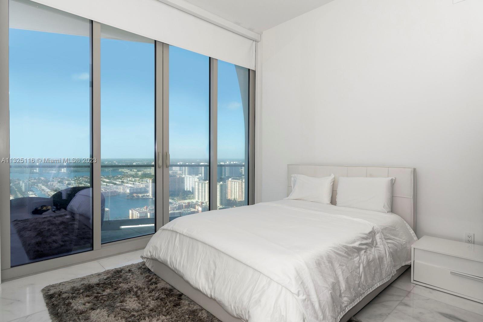 JADE SIGNATURE CONDO - Residential