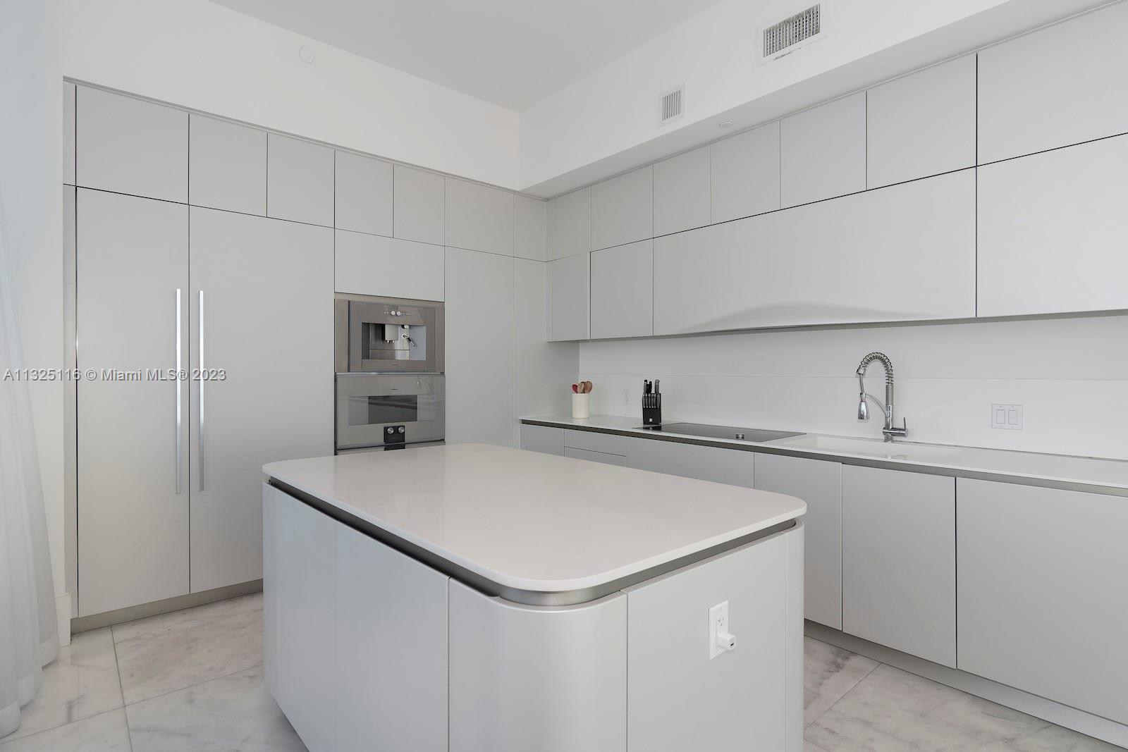 JADE SIGNATURE CONDO - Residential