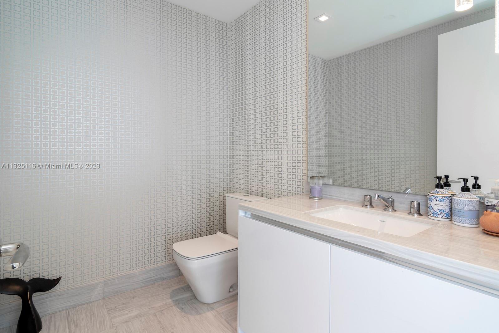 JADE SIGNATURE CONDO - Residential