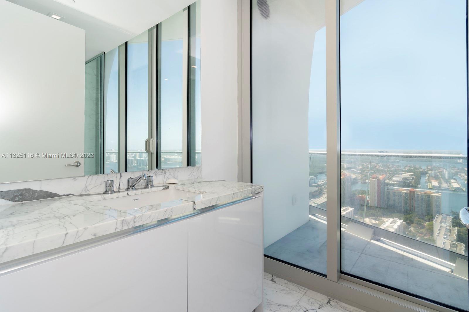 JADE SIGNATURE CONDO - Residential