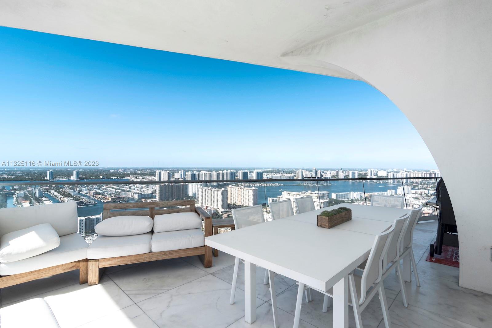 JADE SIGNATURE CONDO - Residential