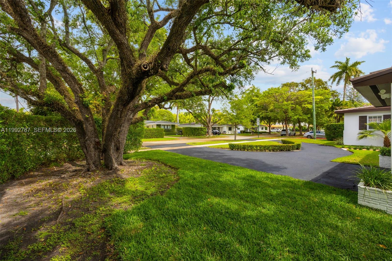 CORAL GABLES RIVIERA SEC - Residential