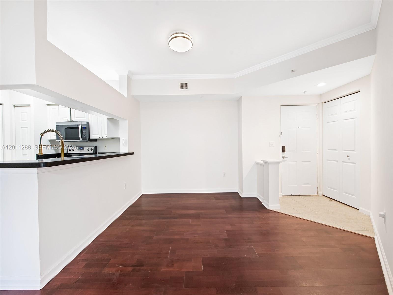 PORTO BELLAGIO CONDO - Residential