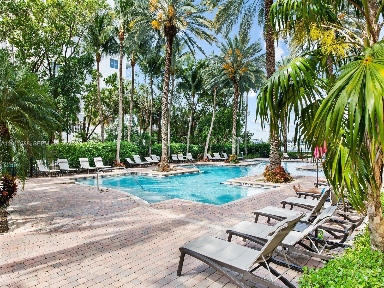 PORTO BELLAGIO CONDO - Residential