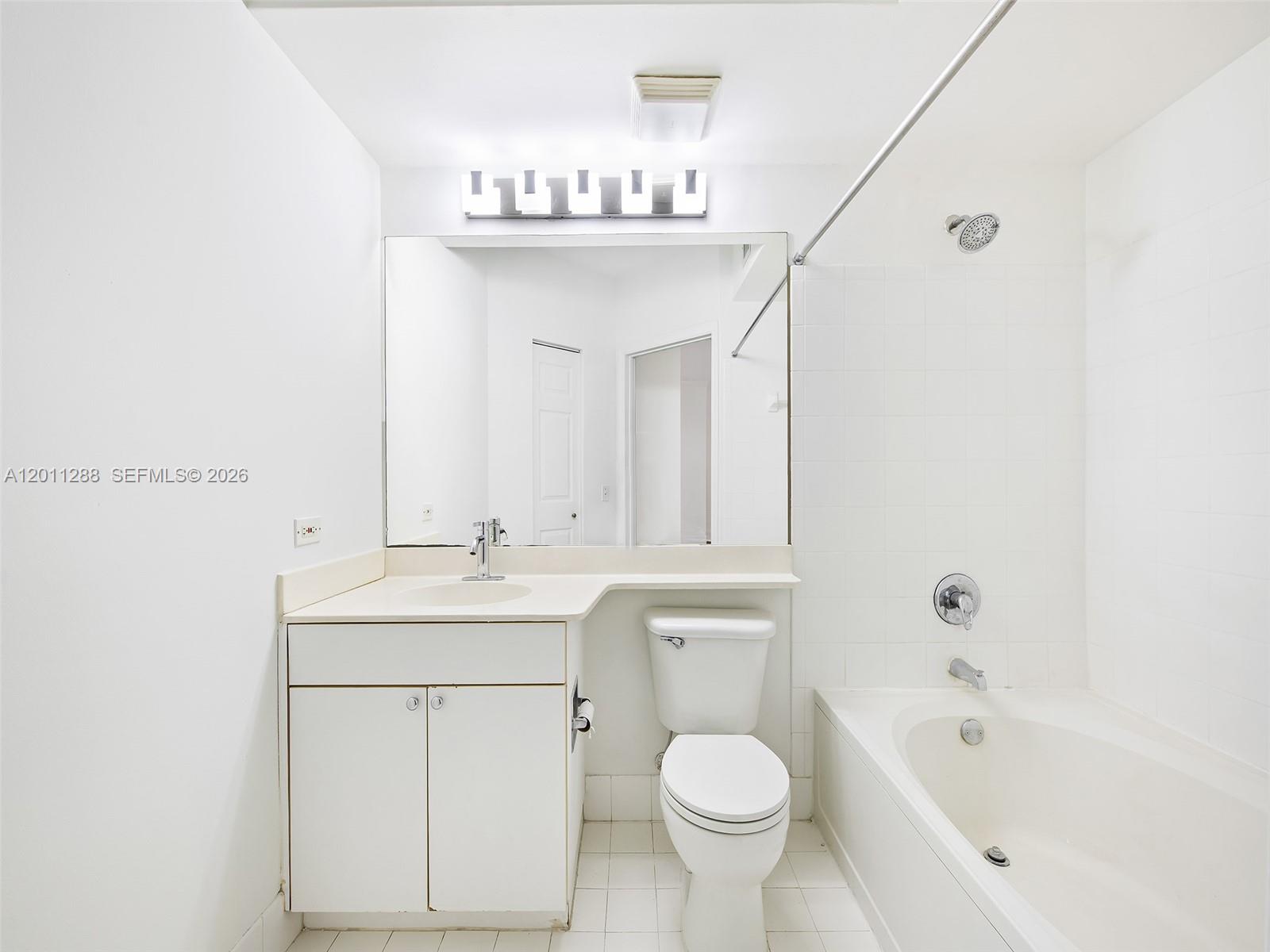 PORTO BELLAGIO CONDO - Residential