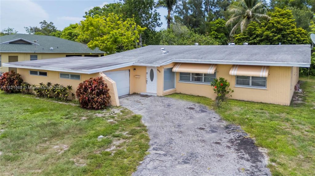 Photo of 886 Camellia Dr, Royal Palm Beach, FL 33411 (MLS # A11821868)